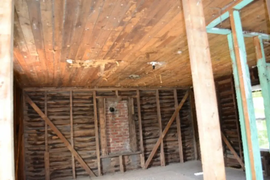 1046 Livingston Highway Byrdstown TN 38549