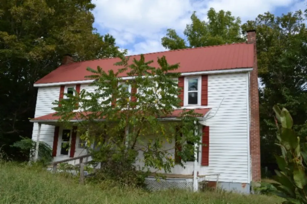 1046 Livingston Highway Byrdstown TN 38549