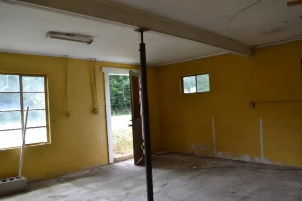 1046 Livingston Highway Byrdstown TN 38549