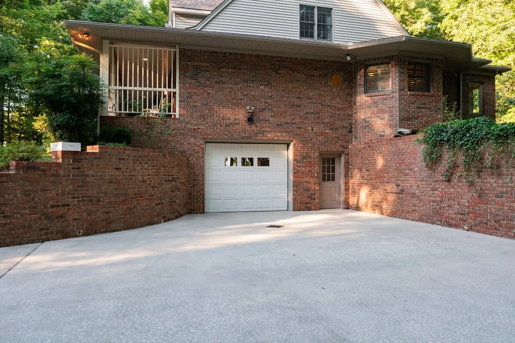 693 Tower Hill Road Livingston TN 38570-2170