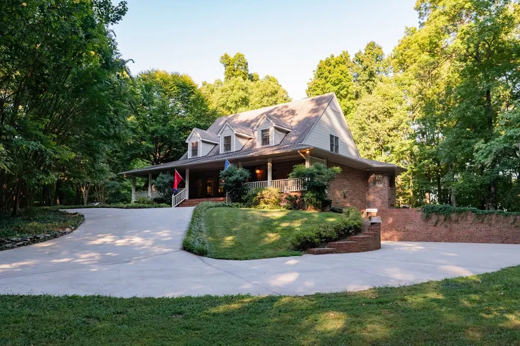 693 Tower Hill Road Livingston TN 38570-2170