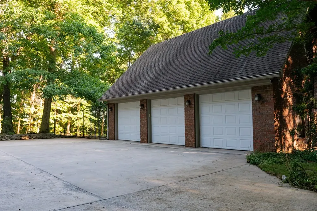 693 Tower Hill Road Livingston TN 38570-2170