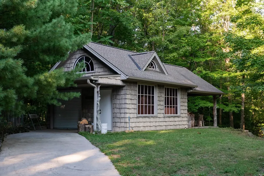 693 Tower Hill Road Livingston TN 38570-2170