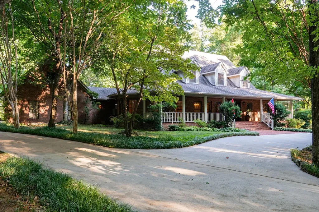 693 Tower Hill Road Livingston TN 38570-2170