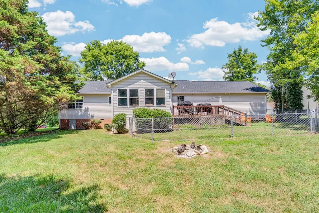 4144 Woodview Drive Cookeville TN 38501