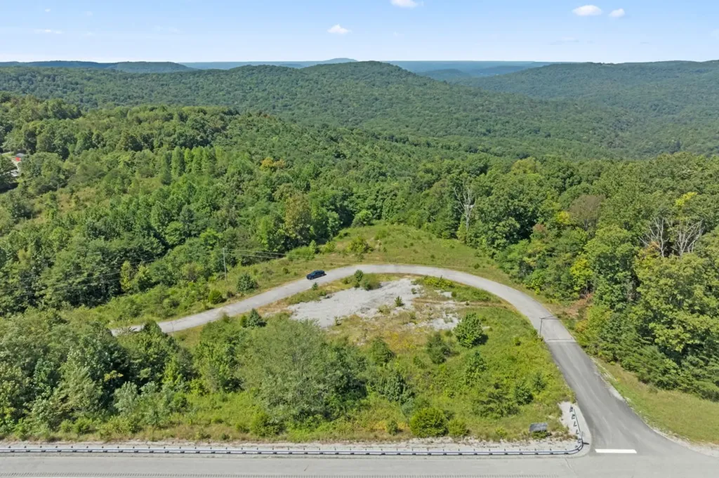 4.5 Ac Highway 111 Spencer TN 38585