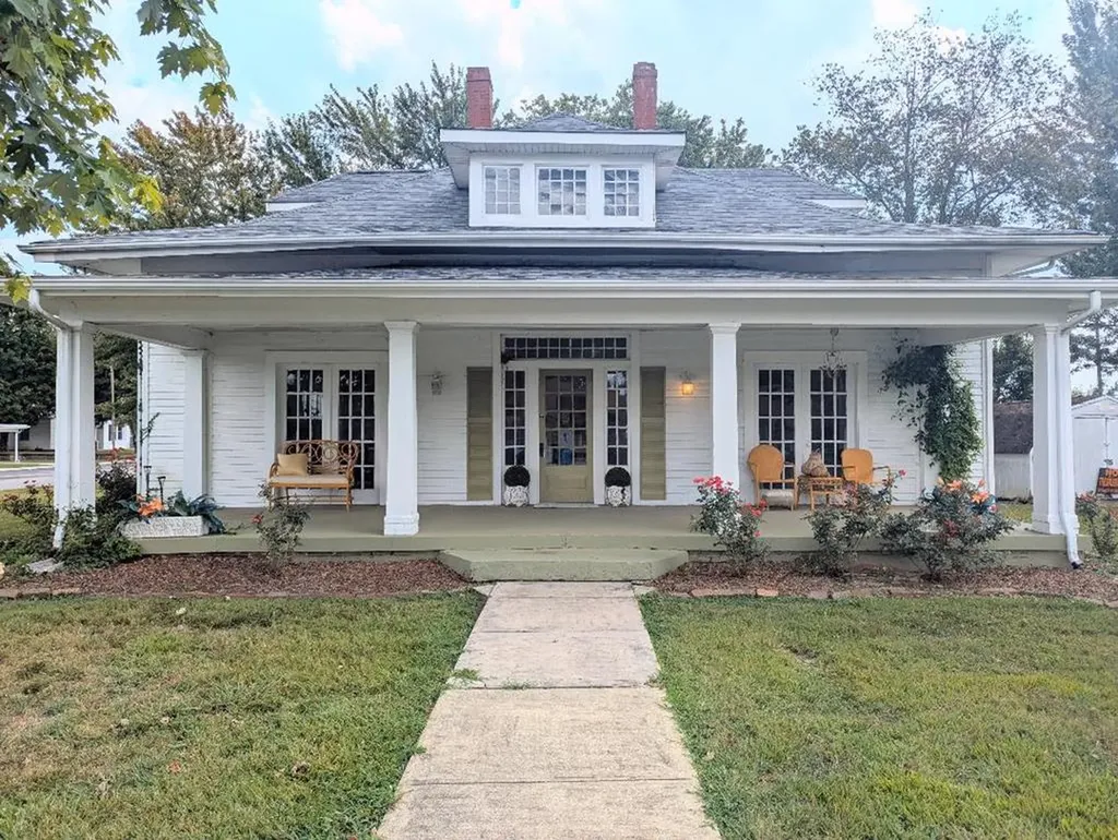 106 N Oak Street Monterey TN 38574