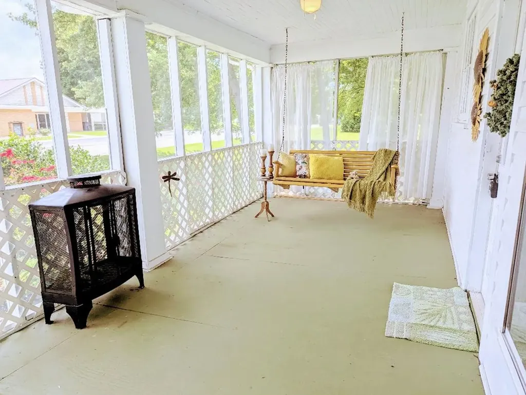 106 N Oak Street Monterey TN 38574