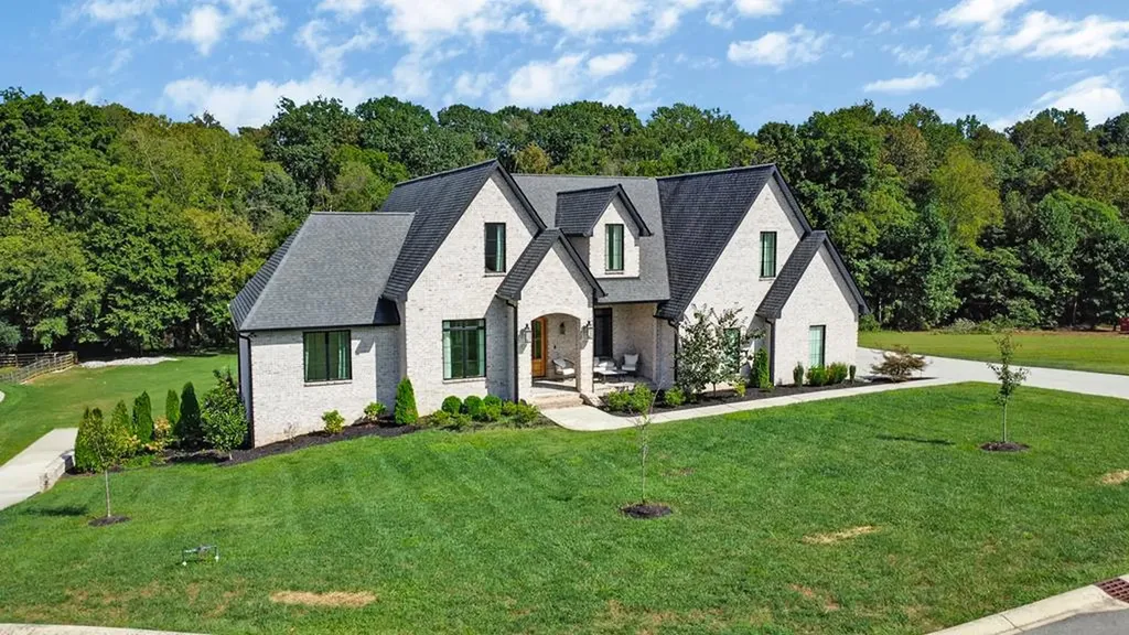 1916 Rivers Edge Drive Cookeville TN 38506