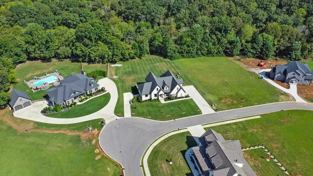 1916 Rivers Edge Drive Cookeville TN 38506