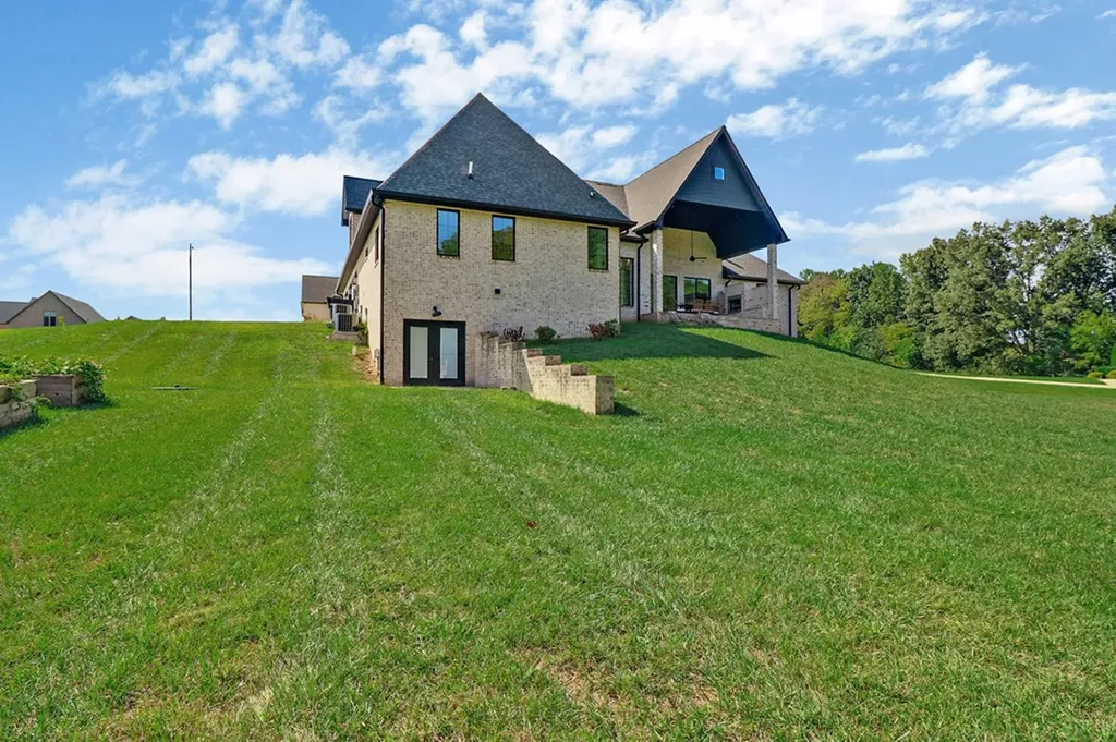 1916 Rivers Edge Drive Cookeville TN 38506