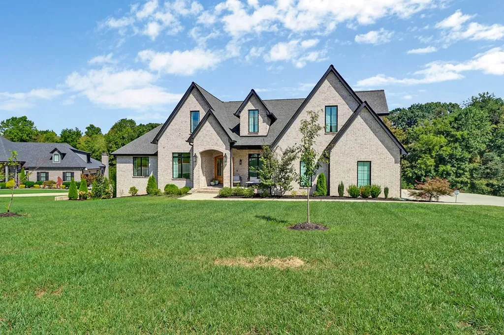 1916 Rivers Edge Drive Cookeville TN 38506