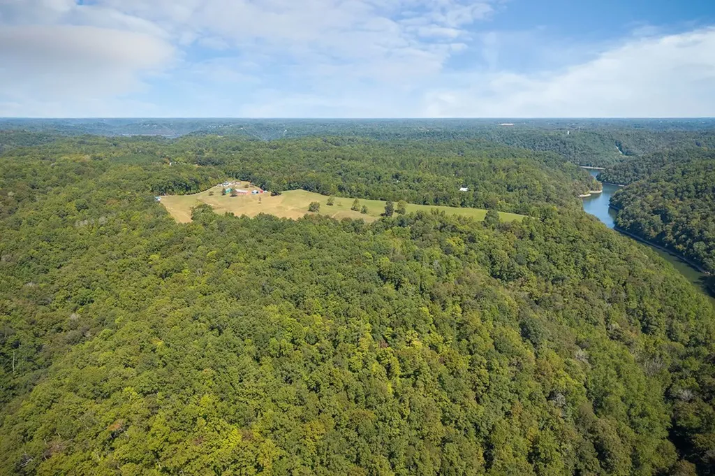 470 Wade Road Sparta TN 38583