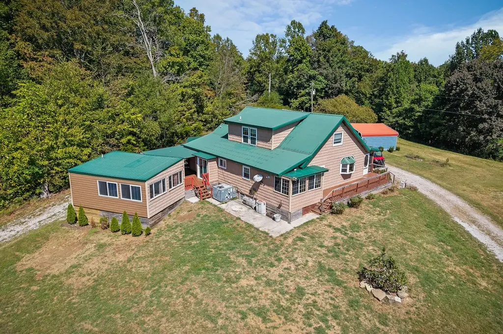 470 Wade Road Sparta TN 38583