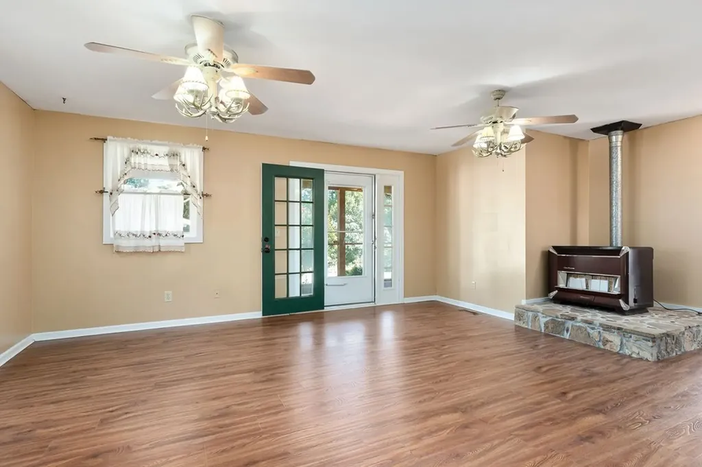 470 Wade Road Sparta TN 38583