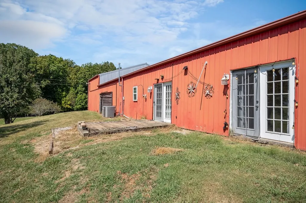 470 Wade Road Sparta TN 38583