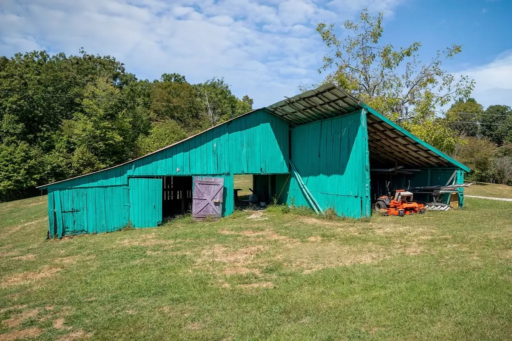 470 Wade Road Sparta TN 38583