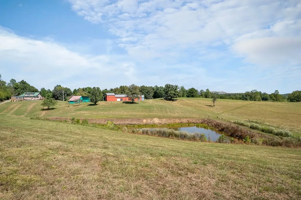 470 Wade Road Sparta TN 38583