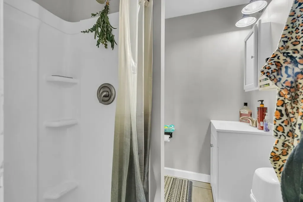 8444 Old Kentucky Road Sparta TN 38583