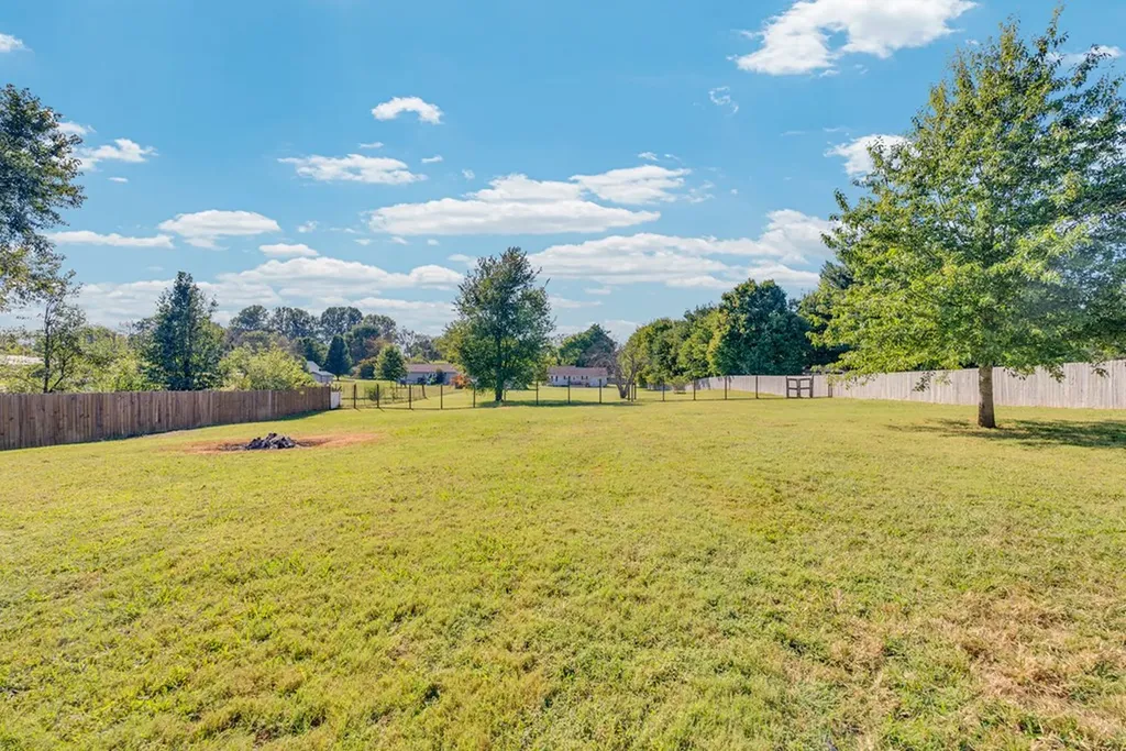 8444 Old Kentucky Road Sparta TN 38583