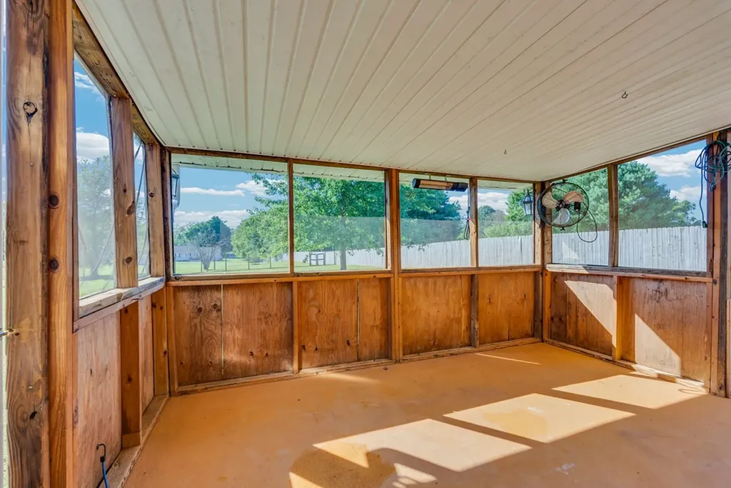 8444 Old Kentucky Road Sparta TN 38583