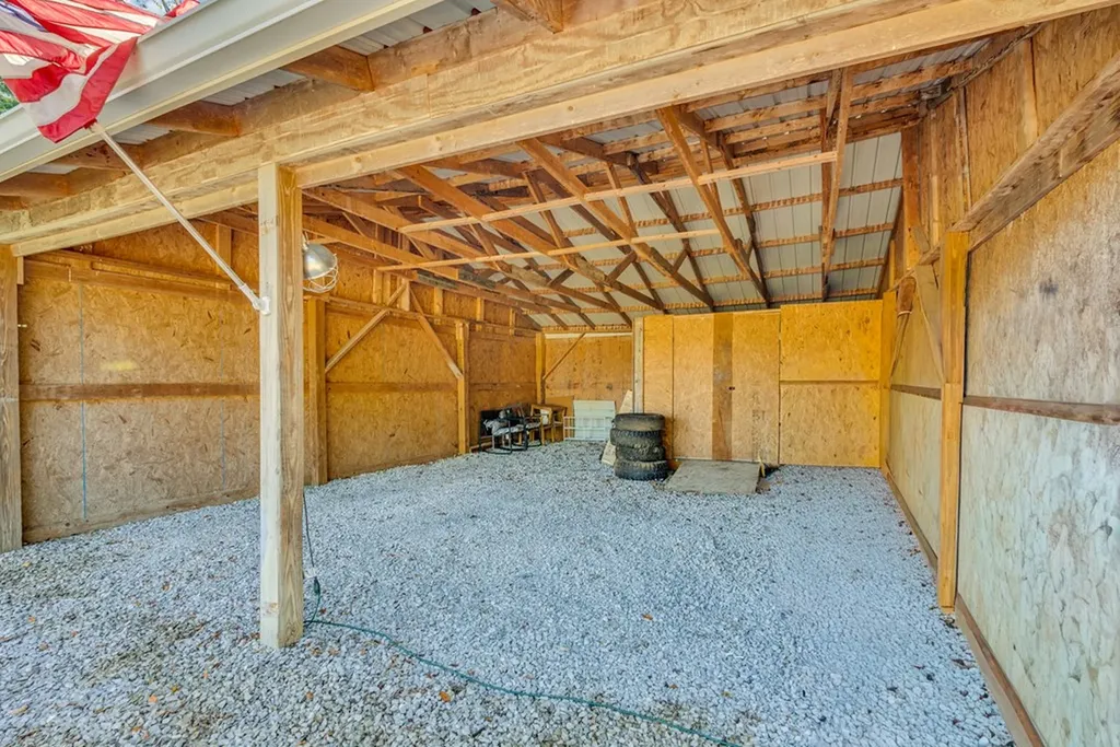 8444 Old Kentucky Road Sparta TN 38583