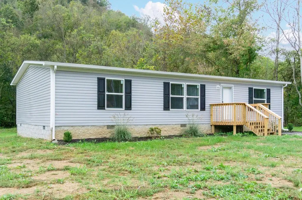 2171 Wartrace Highway Pleasant Shade TN 37145