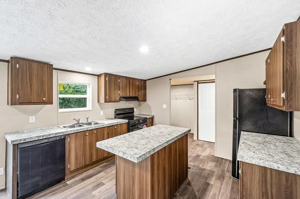 2171 Wartrace Highway Pleasant Shade TN 37145