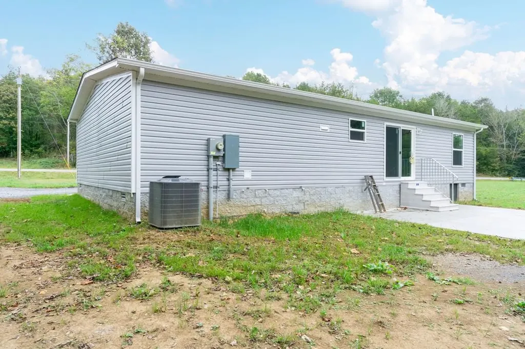 2171 Wartrace Highway Pleasant Shade TN 37145