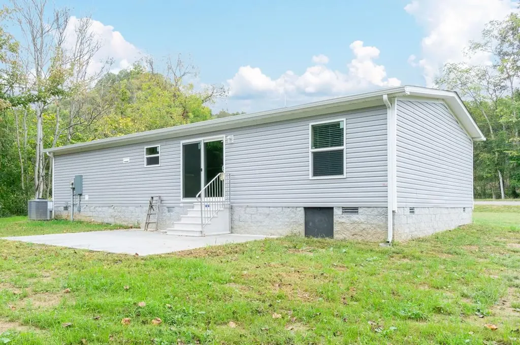 2171 Wartrace Highway Pleasant Shade TN 37145