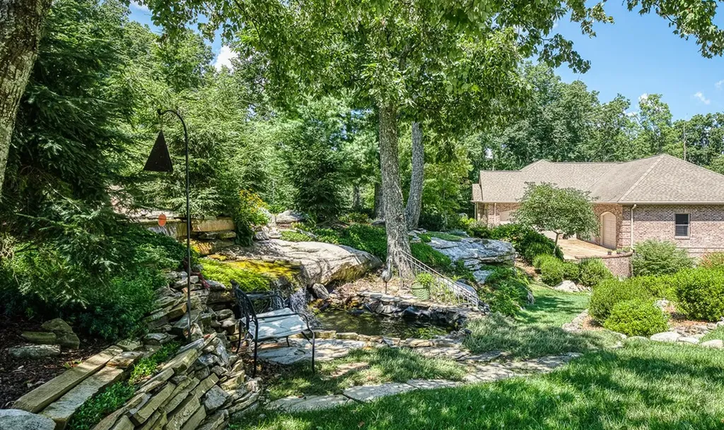 16 Belvedere Lane Crossville TN 38558