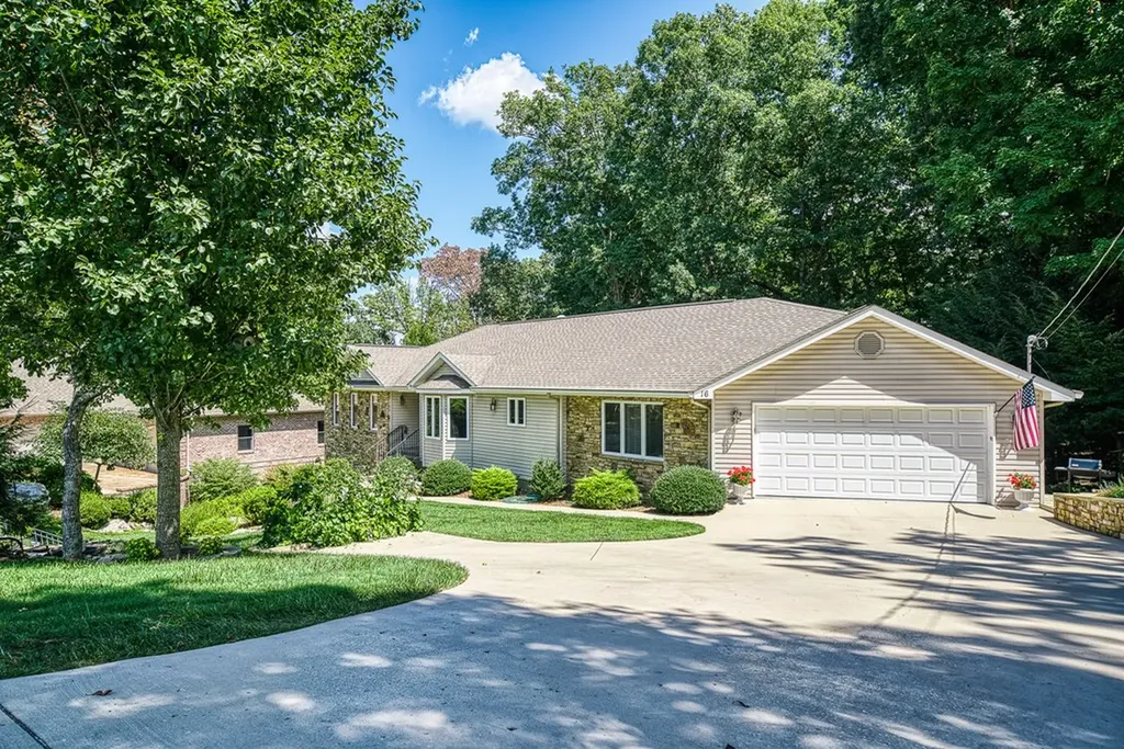16 Belvedere Lane Crossville TN 38558