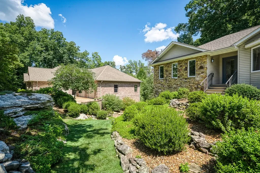 16 Belvedere Lane Crossville TN 38558