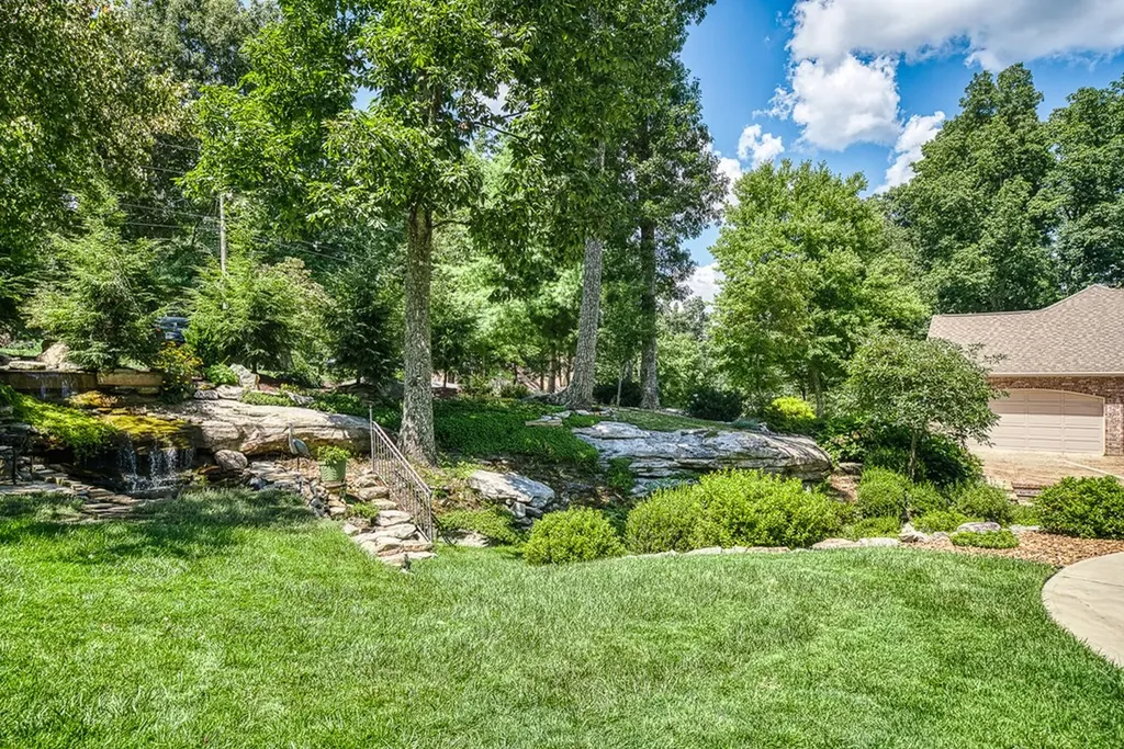 16 Belvedere Lane Crossville TN 38558