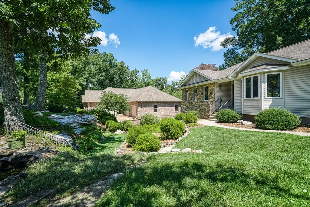 16 Belvedere Lane Crossville TN 38558