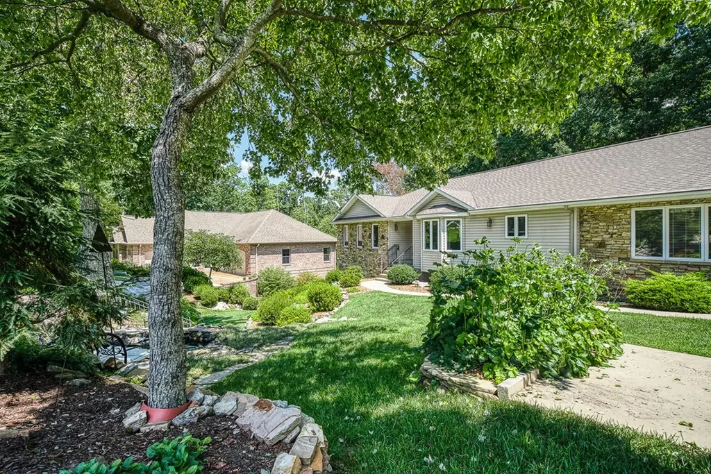 16 Belvedere Lane Crossville TN 38558