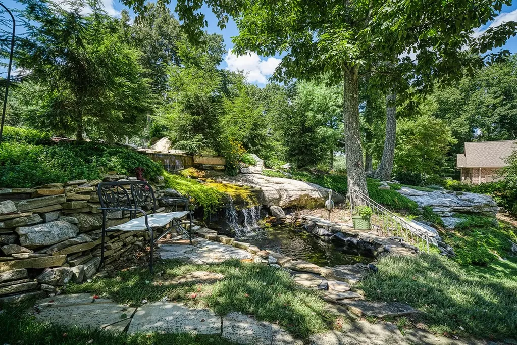 16 Belvedere Lane Crossville TN 38558