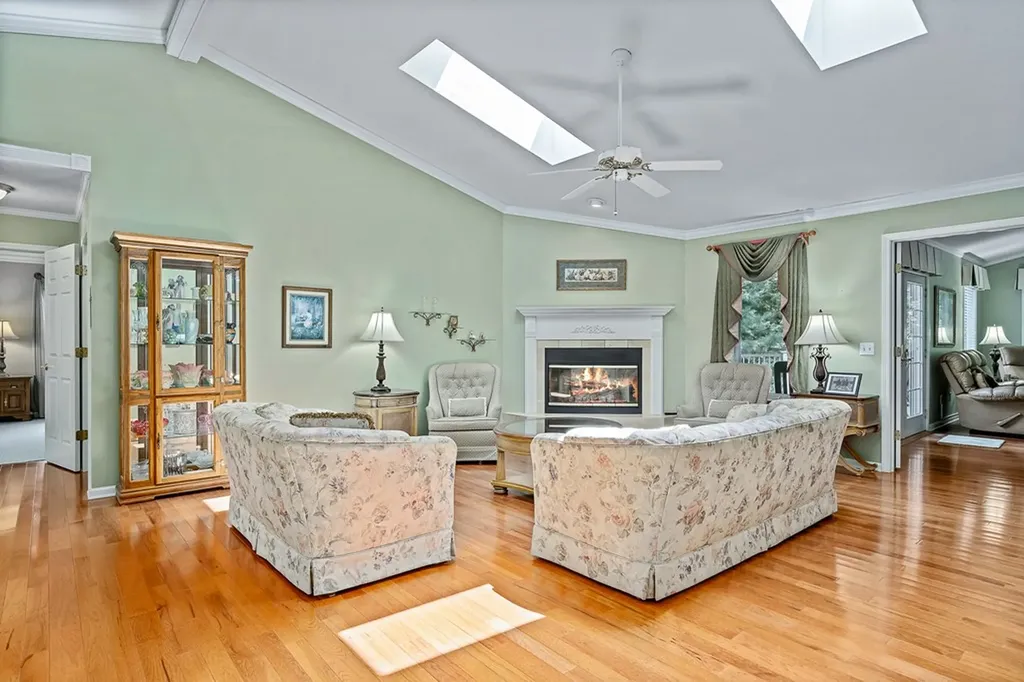 16 Belvedere Lane Crossville TN 38558