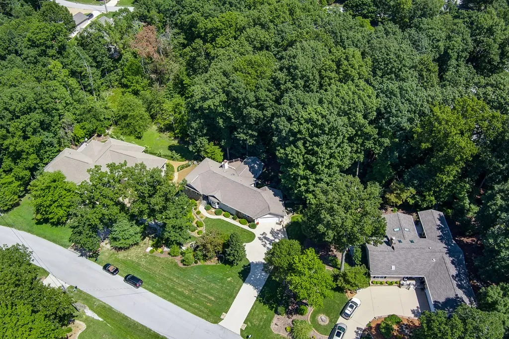 16 Belvedere Lane Crossville TN 38558