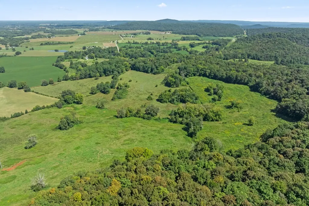 1380 Conrad Templeton Road Quebeck TN 38579