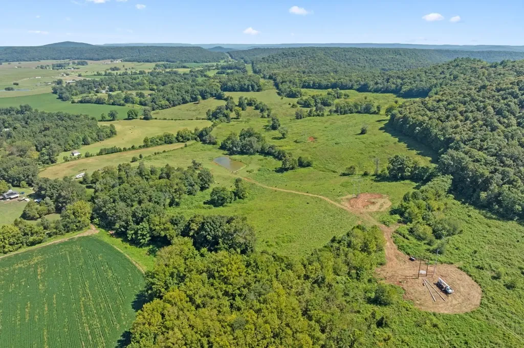 1380 Conrad Templeton Road Quebeck TN 38579