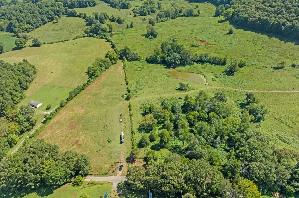 1380 Conrad Templeton Road Quebeck TN 38579