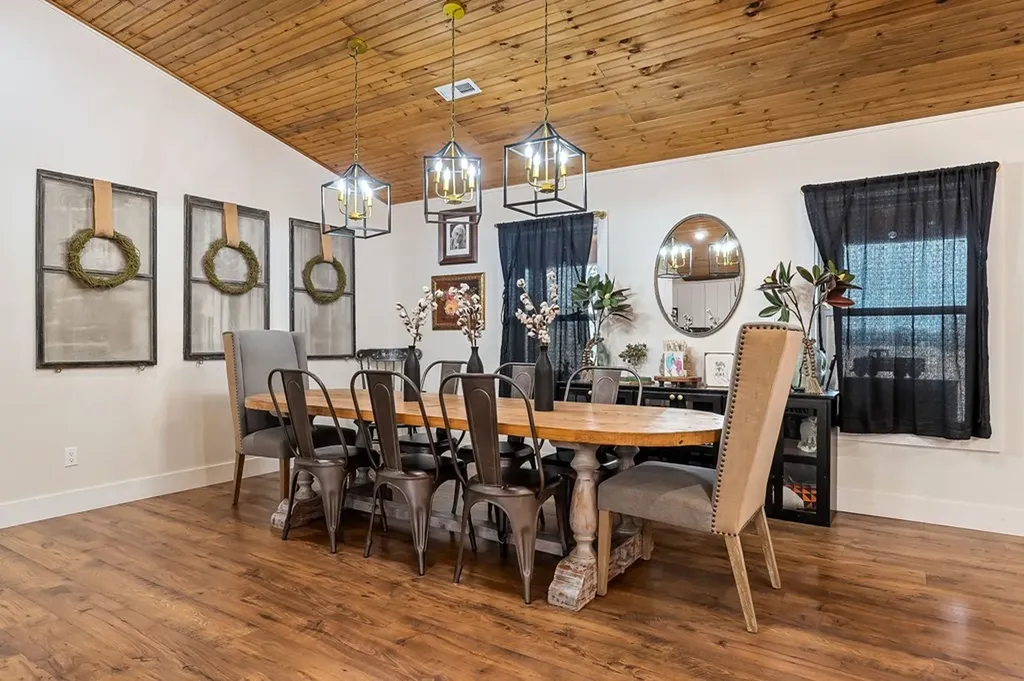 240 NE Bob Ledbetter Livingston TN 38570