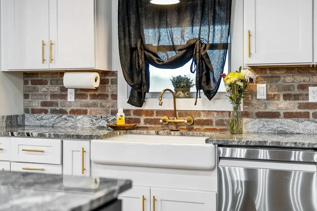 240 NE Bob Ledbetter Livingston TN 38570