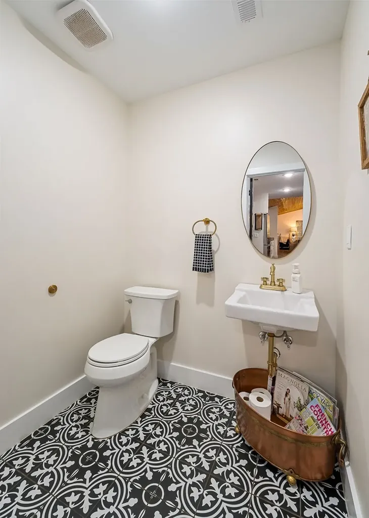 240 NE Bob Ledbetter Livingston TN 38570