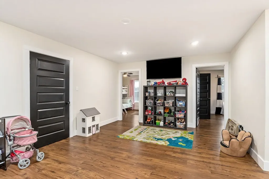 240 NE Bob Ledbetter Livingston TN 38570