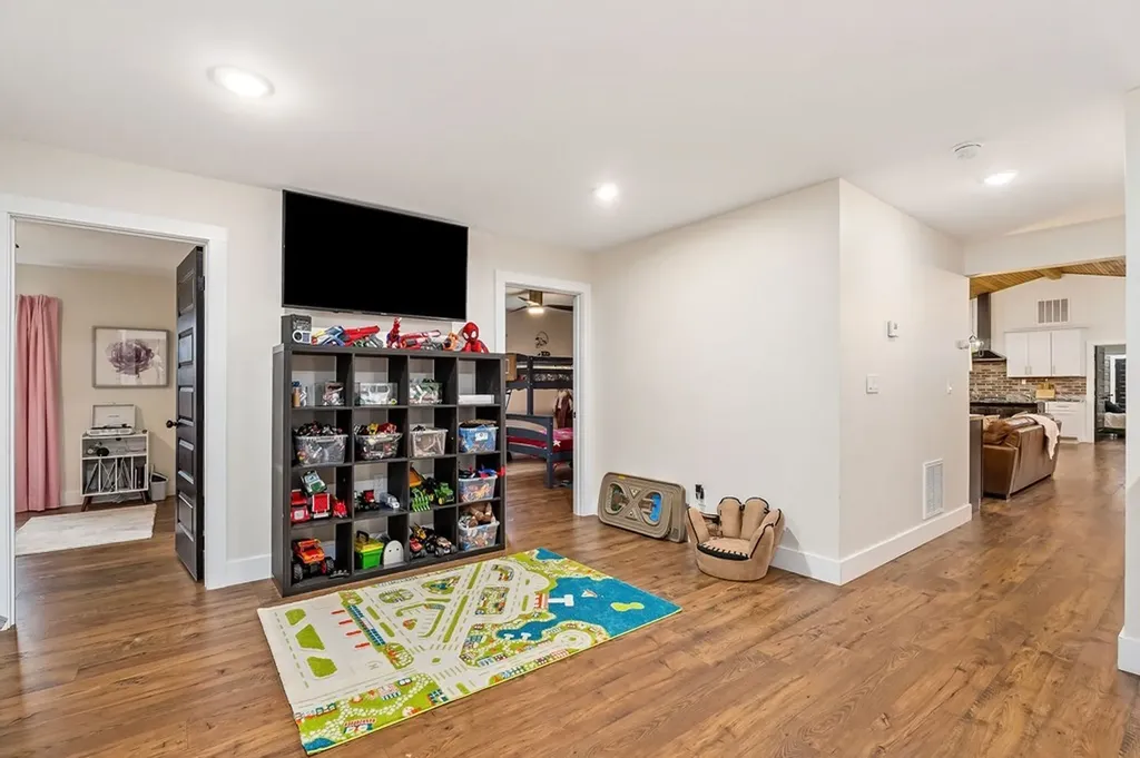 240 NE Bob Ledbetter Livingston TN 38570