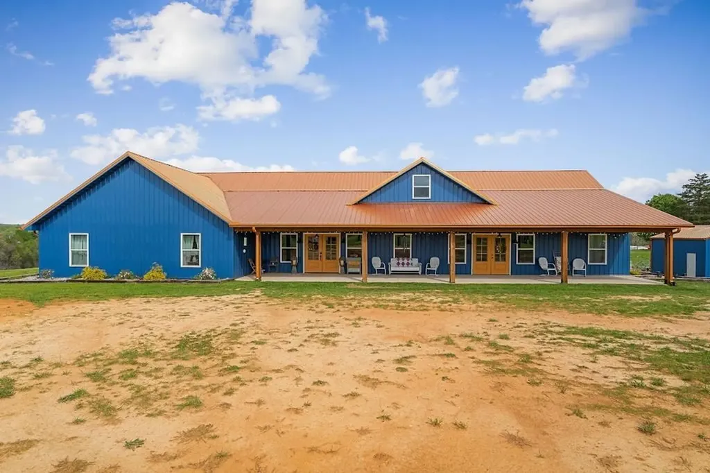 240 NE Bob Ledbetter Livingston TN 38570