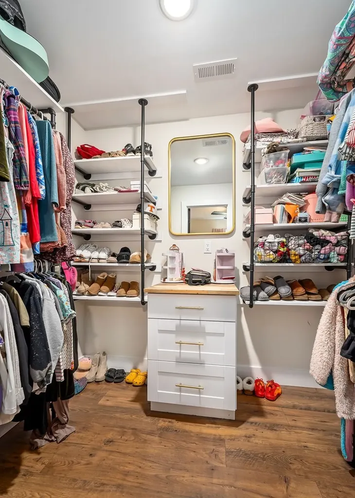 240 NE Bob Ledbetter Livingston TN 38570