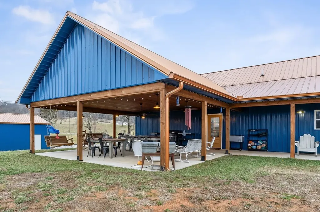 240 NE Bob Ledbetter Livingston TN 38570